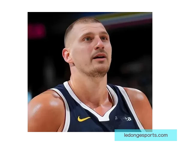 哈登23分17篮板17助攻追平队史52年纪录 约基奇创NBA首例纪录